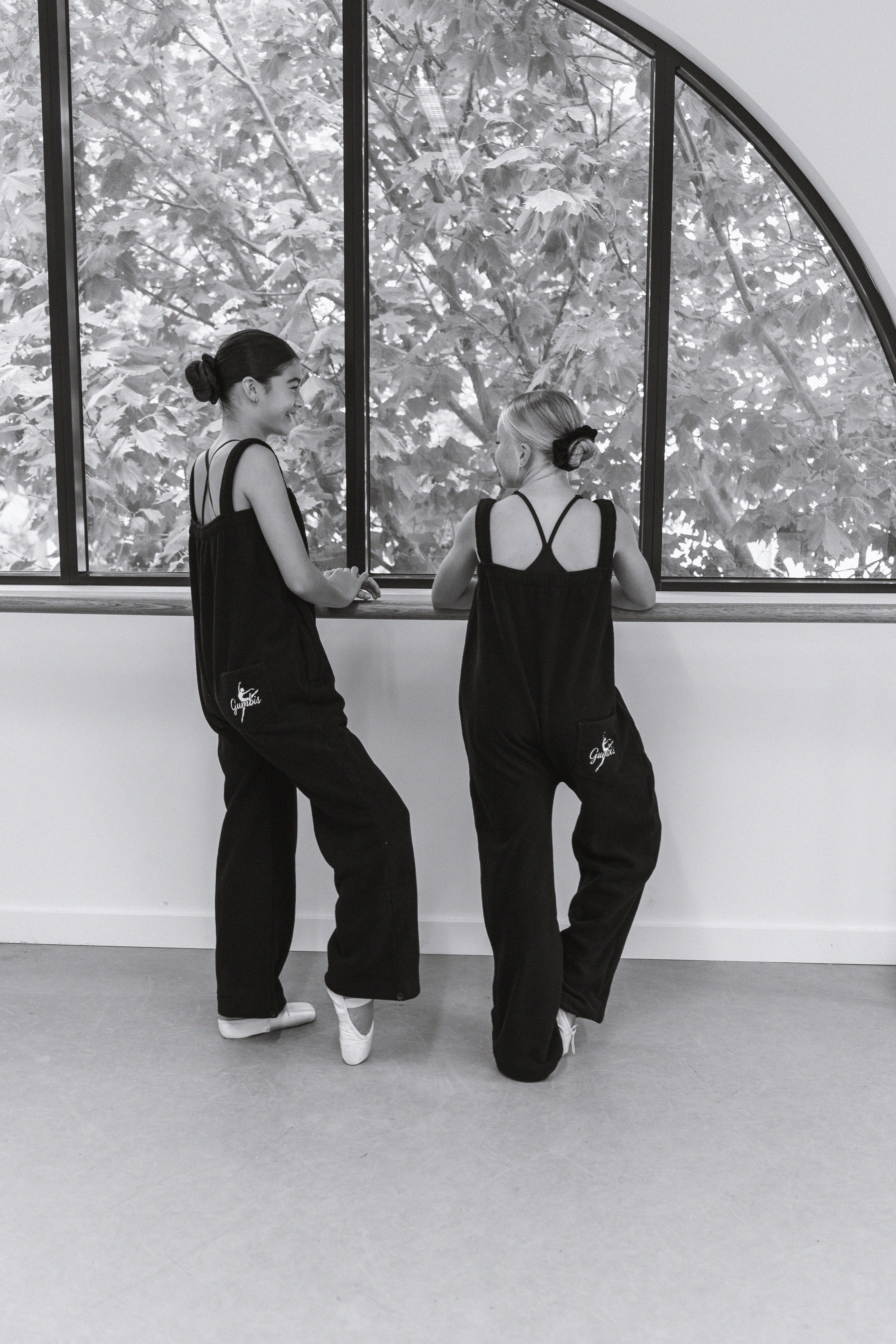 Gumbis Classic Warm-Up – Black (Teen)