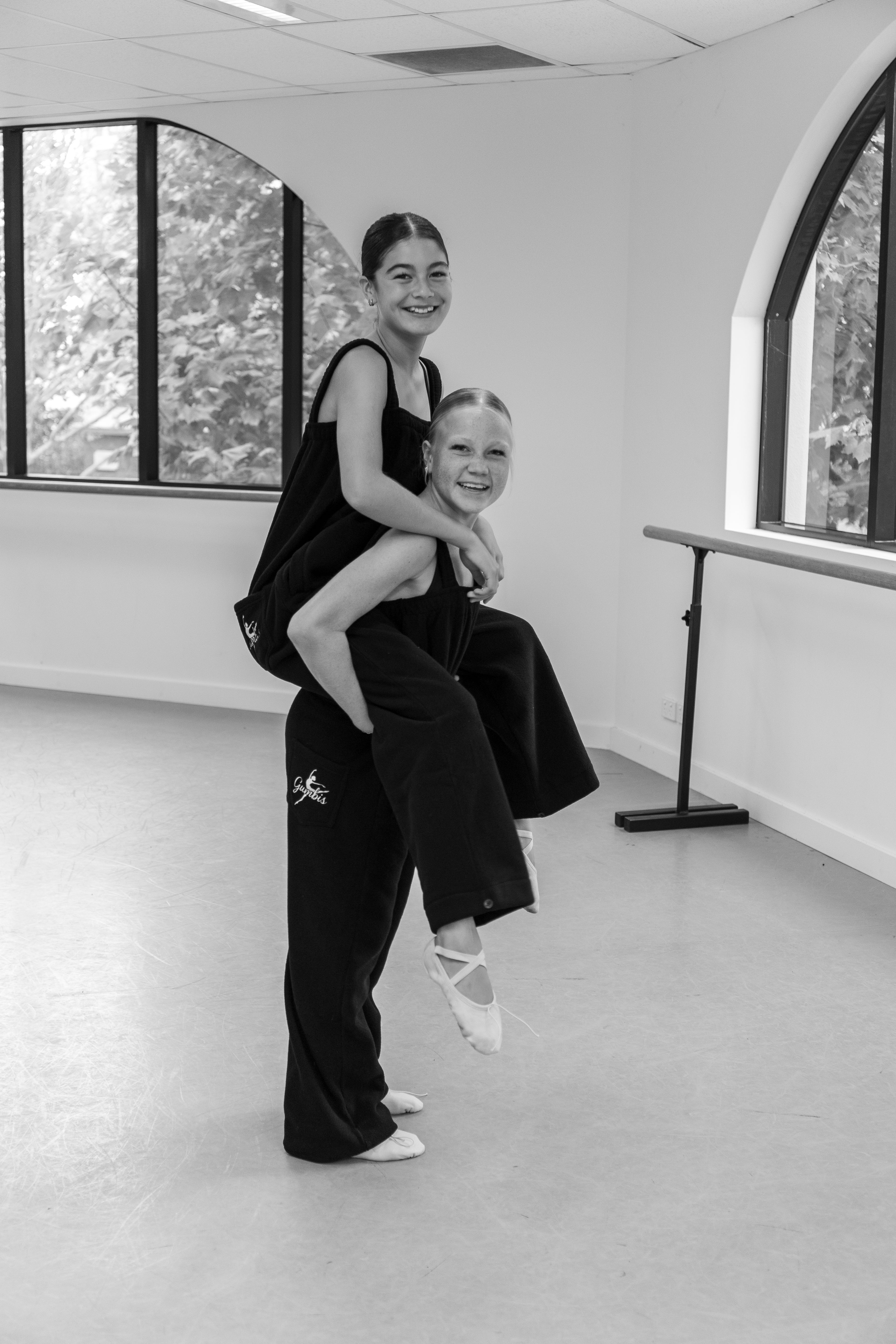 Gumbis Classic Warm-Up – Black (Teen)